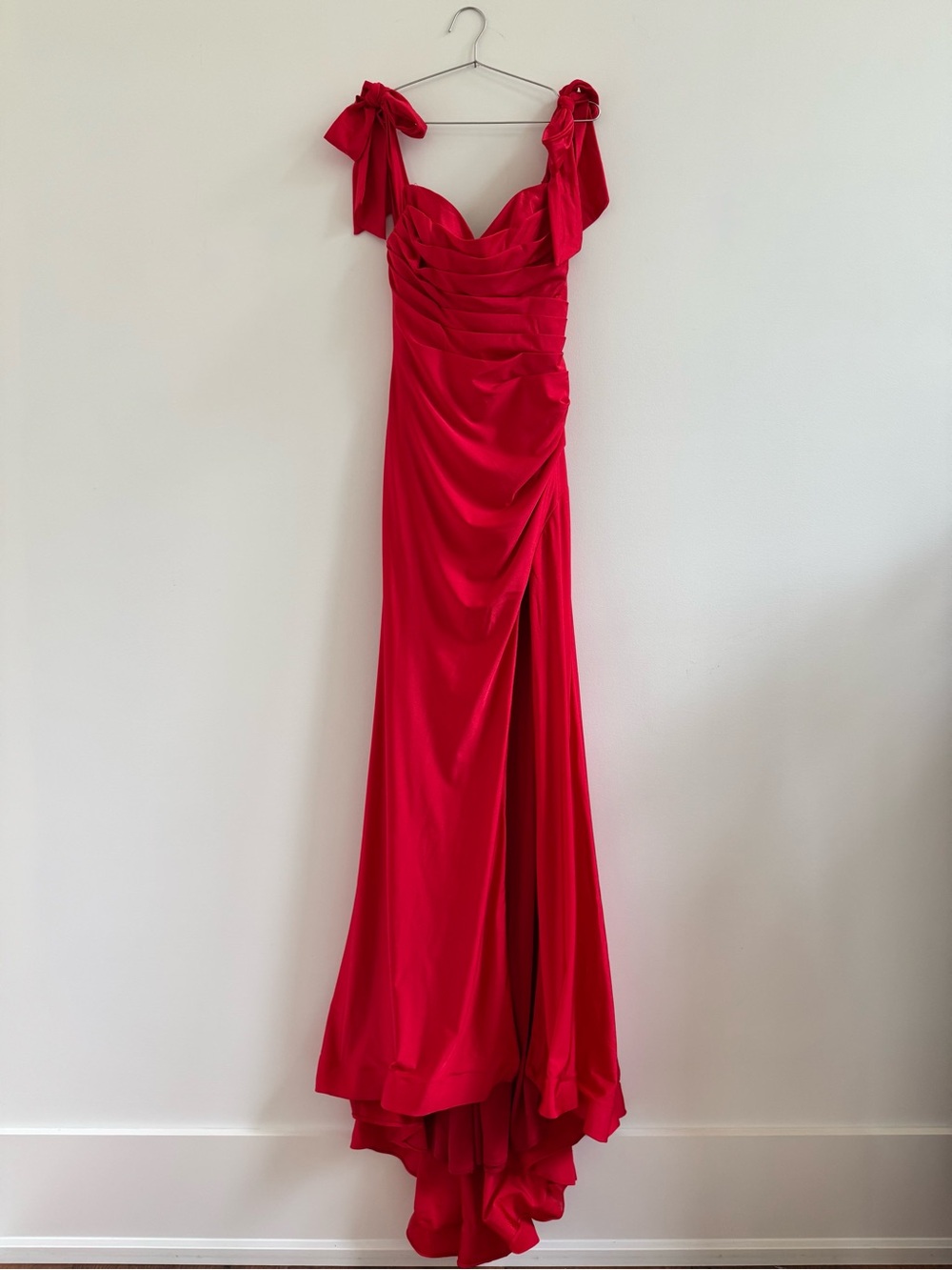 Elegant Red Evening Gown with Bow Shoulder Straps